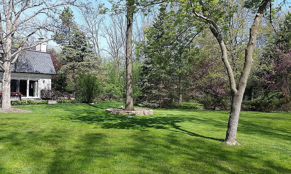 2nd image of 27165 N Ivanhoe Ct