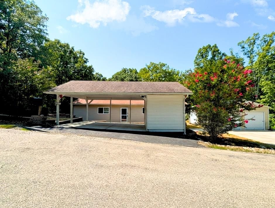 1st image of 10 Algonquin Cir