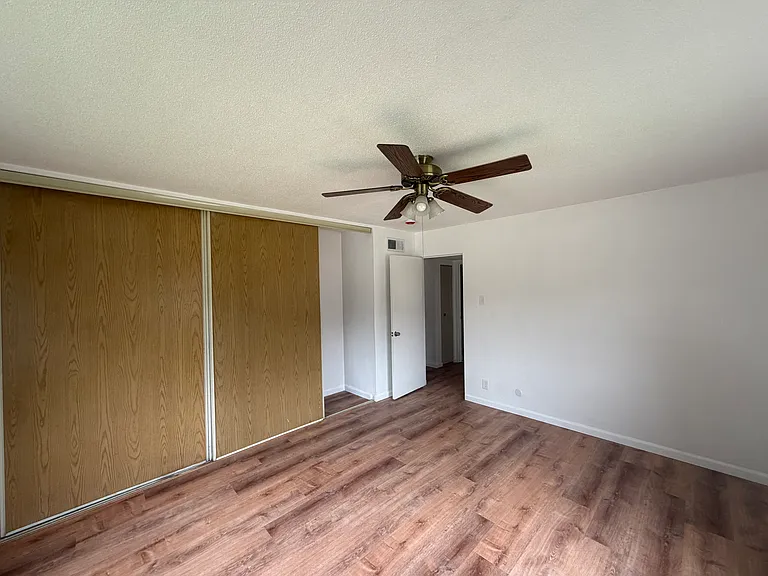 30 Cathcart Dr #B — Photo 7