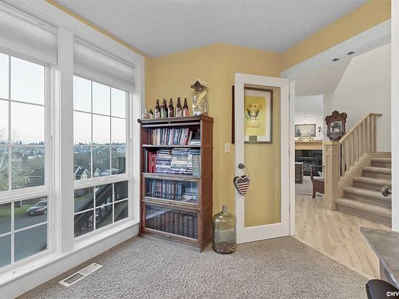 4th image of 1499 Cathlamet Ct NW