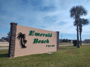 970 Wommack Dr, Crystal Beach, TX 77650