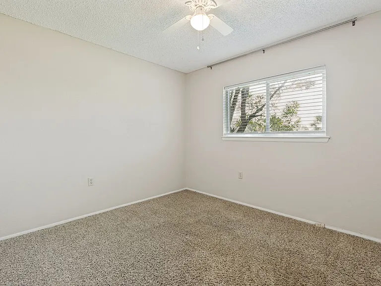 16006 Eagleway St — Photo 16