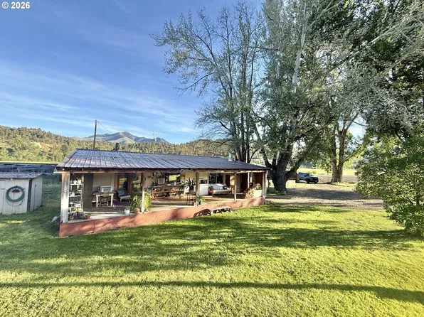 51257 Highway 26, Mount Vernon, OR 97865