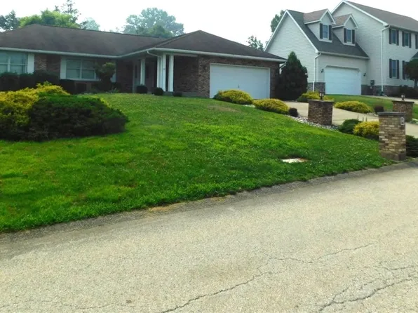 321 Meadowlark Dr, Uniontown, PA 15401