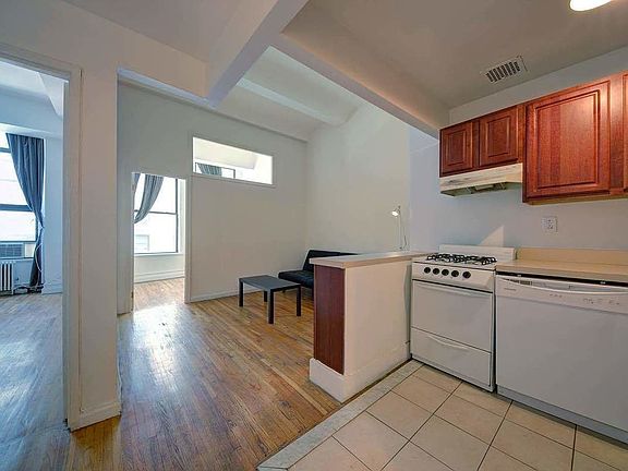 3rd image of 220 Park Ave S #4EE
