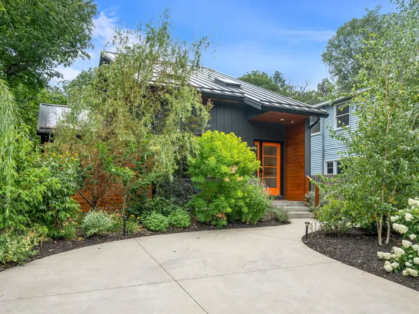 841 Holland St, Saugatuck, MI 49453