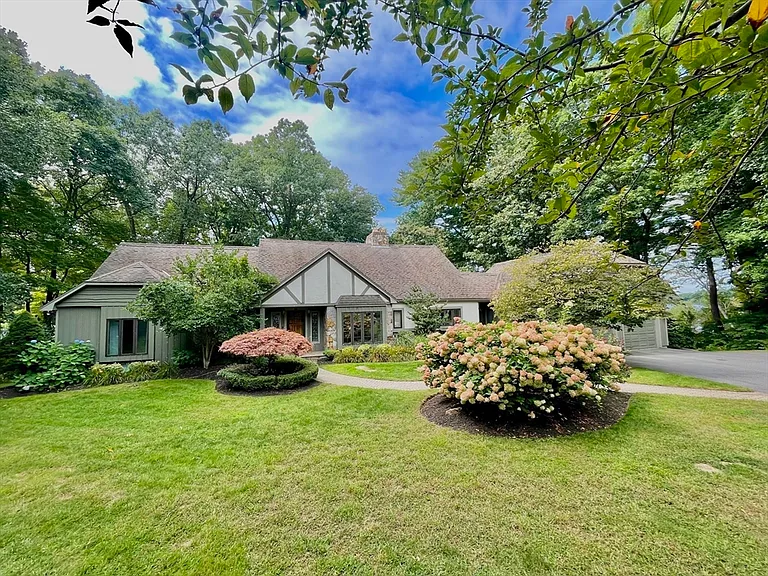 81 Bonny Ln — Photo 6