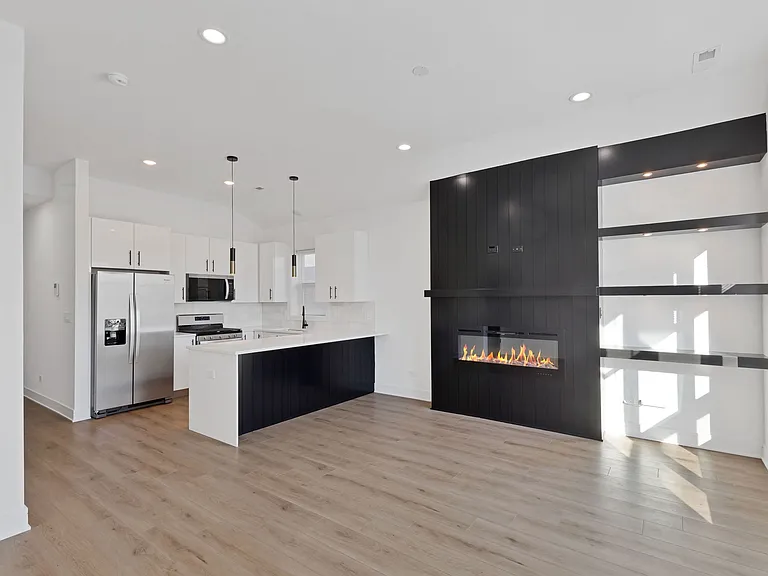 6500 S Maryland Ave #1 — Photo 3