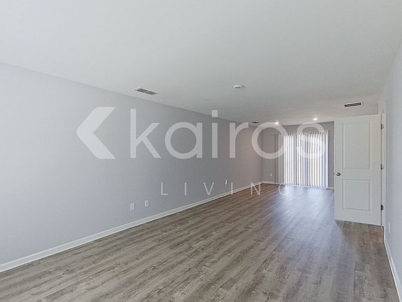 3rd image of 2826 Jordan Ave