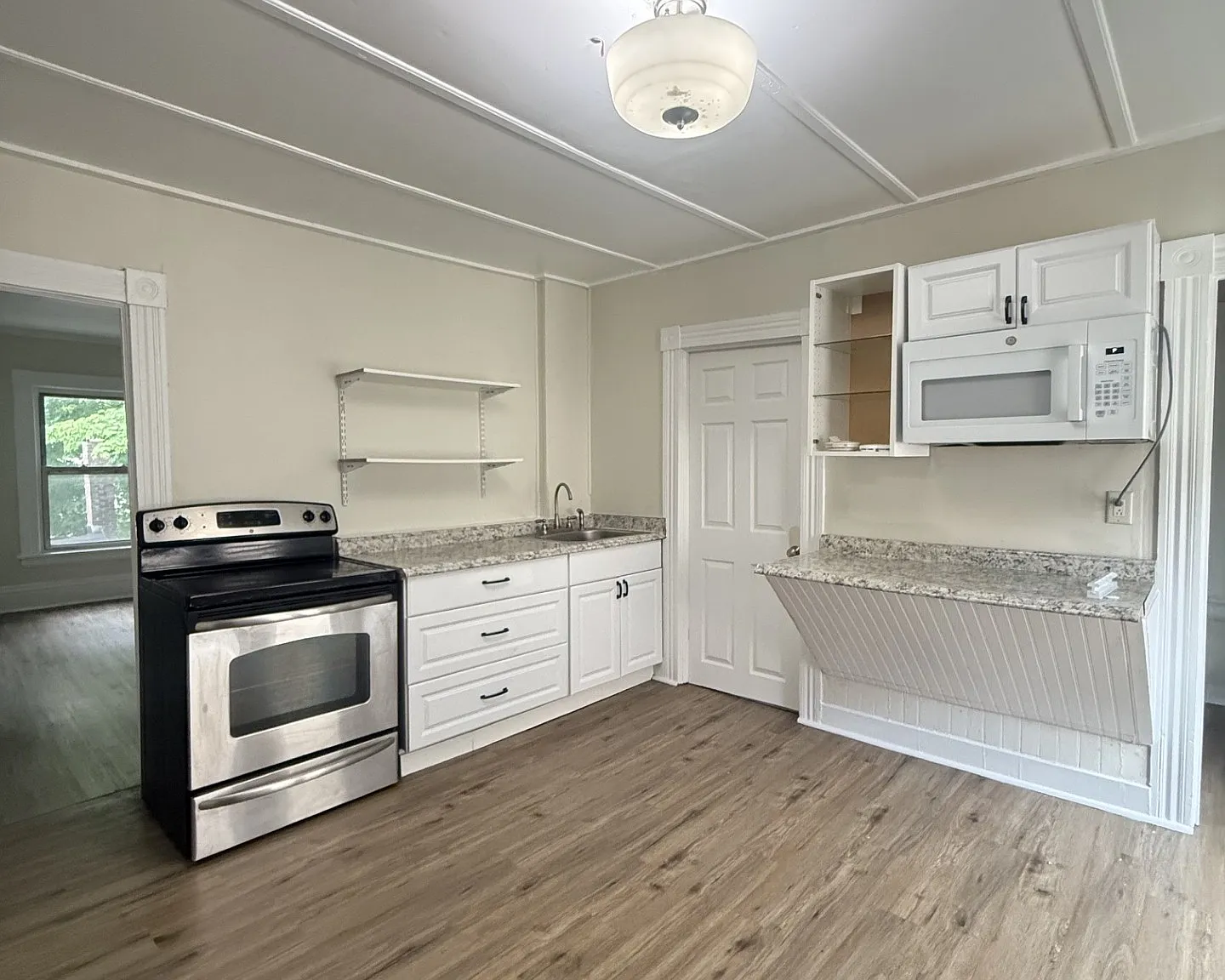 3 bed, 935 sqft, $1,500 — Photo 3