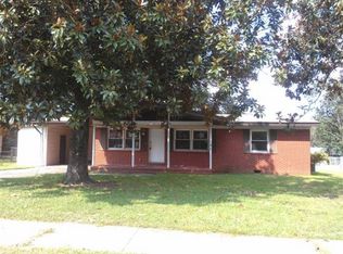 833 Montclair Rd, Fayetteville, NC 28314