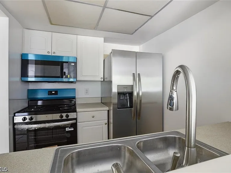 3704 Broadway #310 — Photo 2