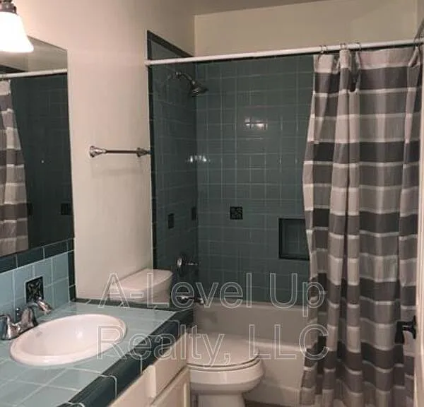 1980 N Tyndall Ave #1C — Photo 22