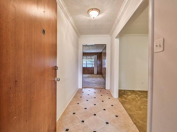 Large tiled entrance...