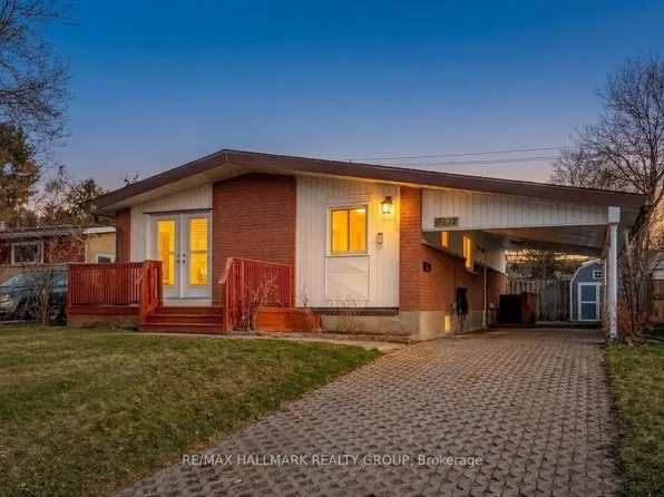 2223 Halifax Dr, Ottawa, ON K1G 2W4