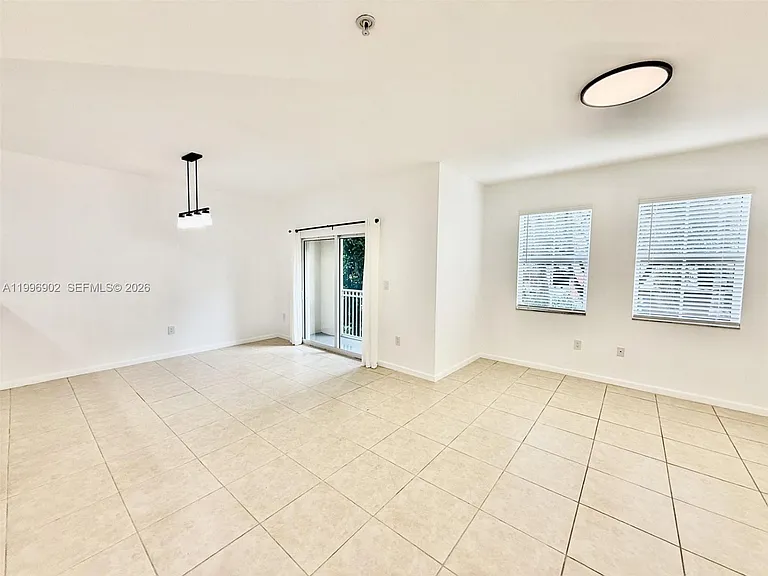11503 NW 89th St #218 — Photo 3
