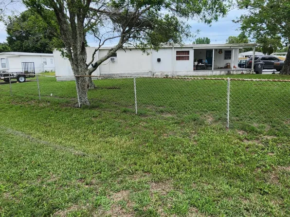 160 Center St, Oak Hill, FL 32759