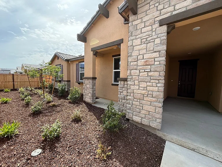 6308 Sun Haven St — Photo 4