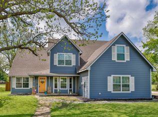 400 E Hinton St, Tioga, TX 76271