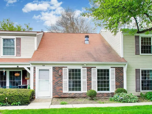 64 Bright Oaks Cir, Cary, IL 60013