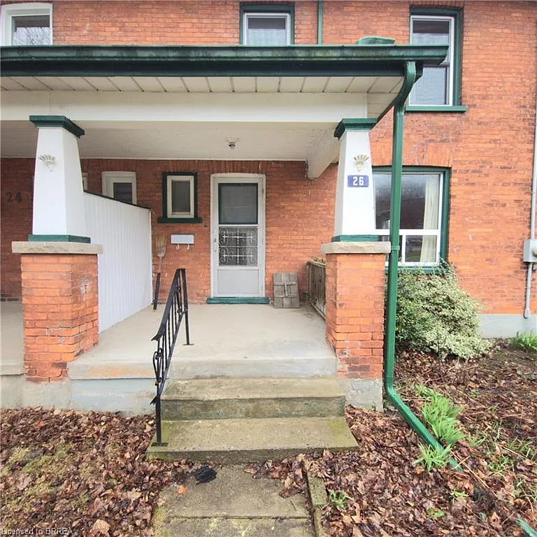 26 Willow St photo 1