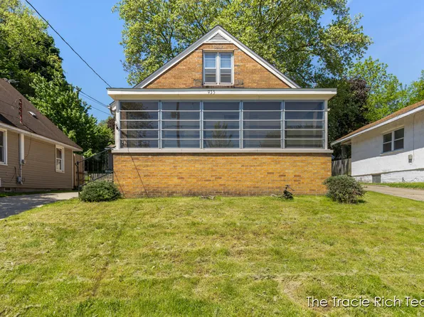 935 Valley Ave NW, Grand Rapids, MI 49504