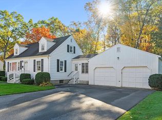 4 Spruce St, Chelmsford, MA 01824