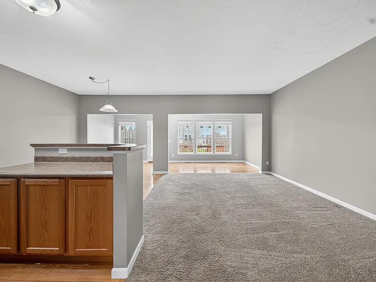 109 Clay Ct — Photo 3