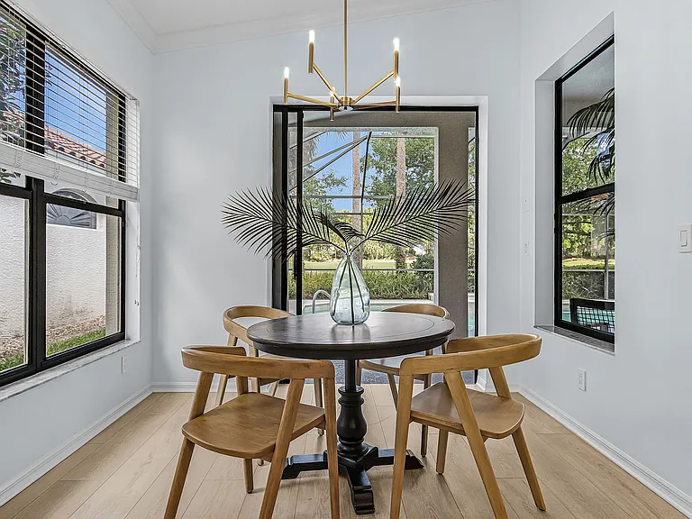 10001 Isola Way — Photo 10