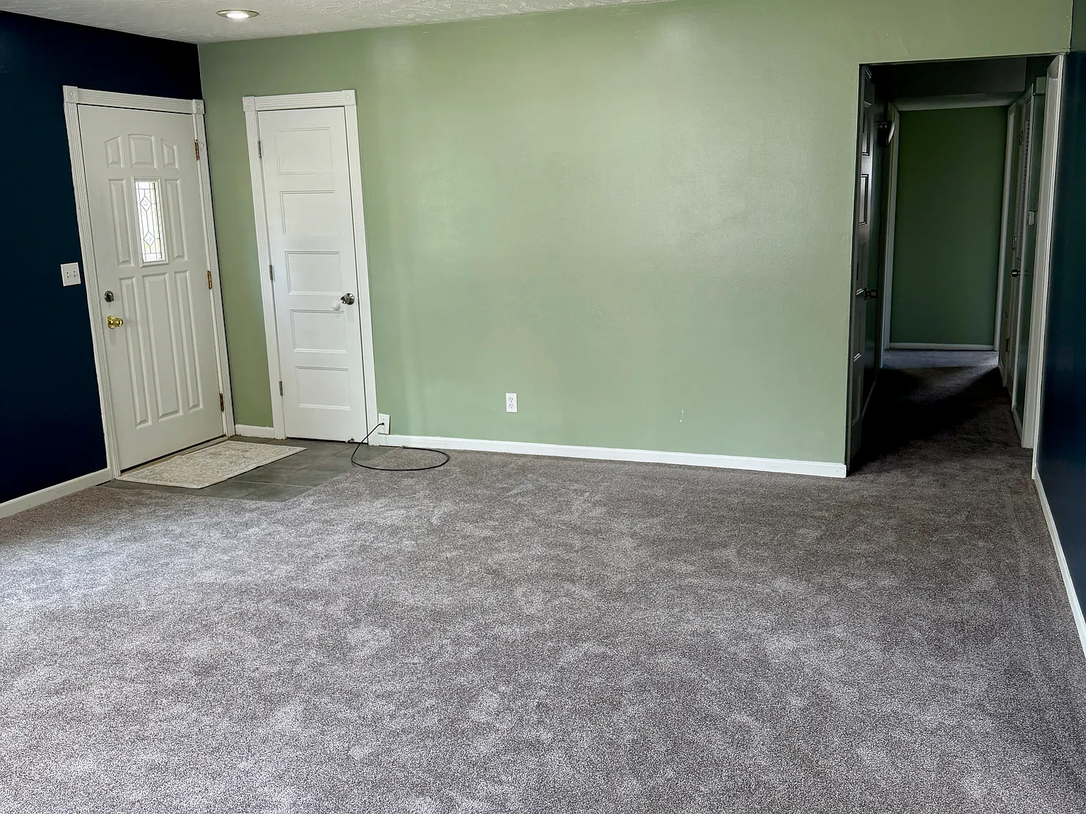 3 bed, 1232 sqft, $1,850 — Photo 2