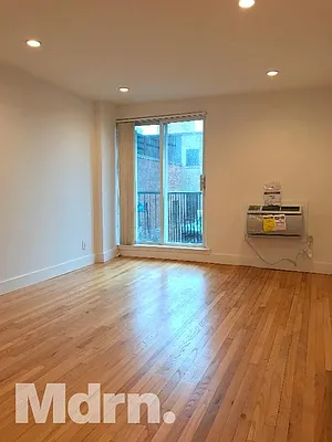 Sold by Mdrn Residential | media 13