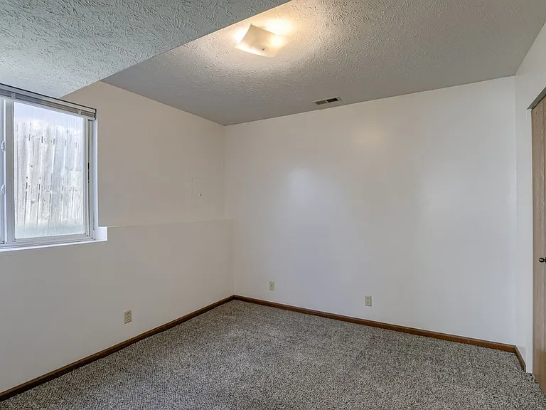 2941 NW 8th St — Photo 20