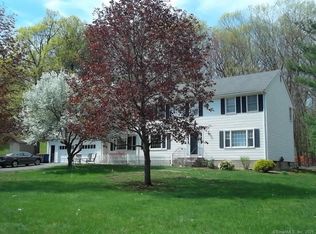117 Brookview Dr, Vernon, CT 06066