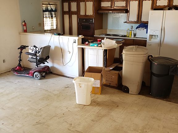 3rd image of 544 E Hermosa Dr
