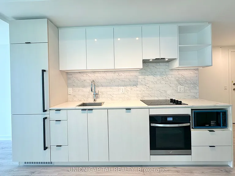 252 Church St #5511 — Photo 6