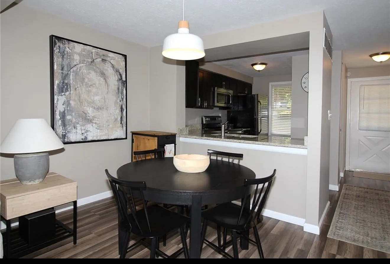 130 Scott Ln — Photo 3