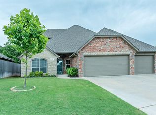 60 Landon Dr, Edmond, OK 73013