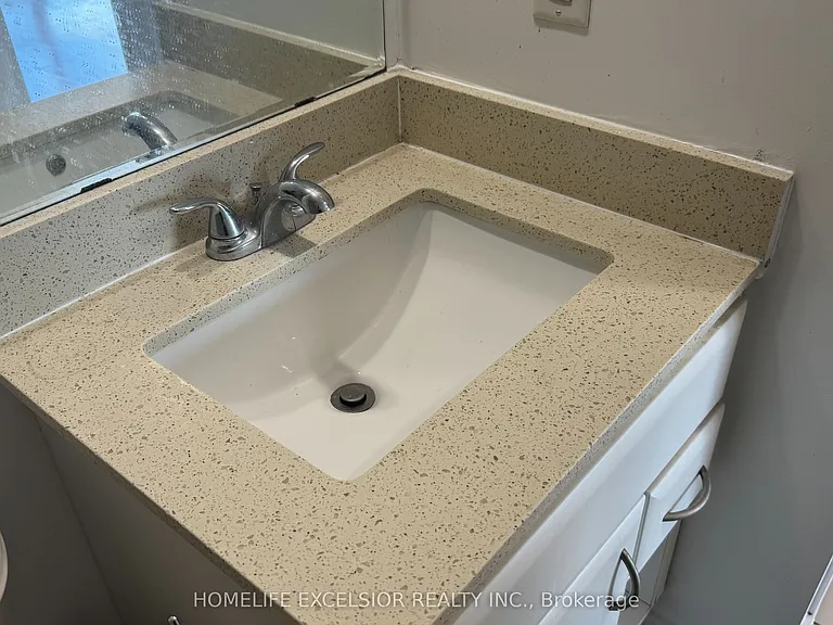 36 Lee Centre Dr #1515 — Photo 22