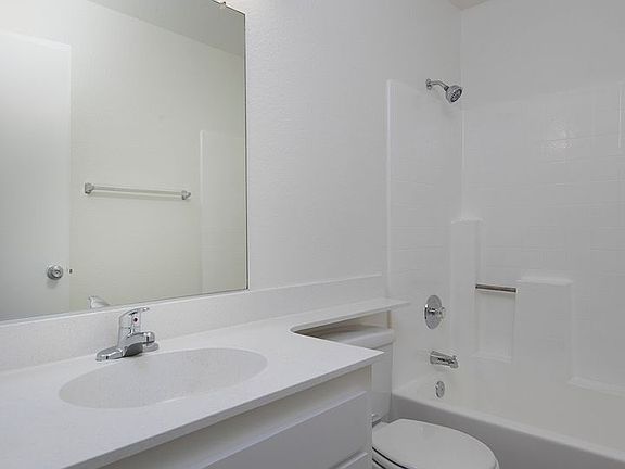 4th image of 5630-5670 Jackson Dr #5650-01