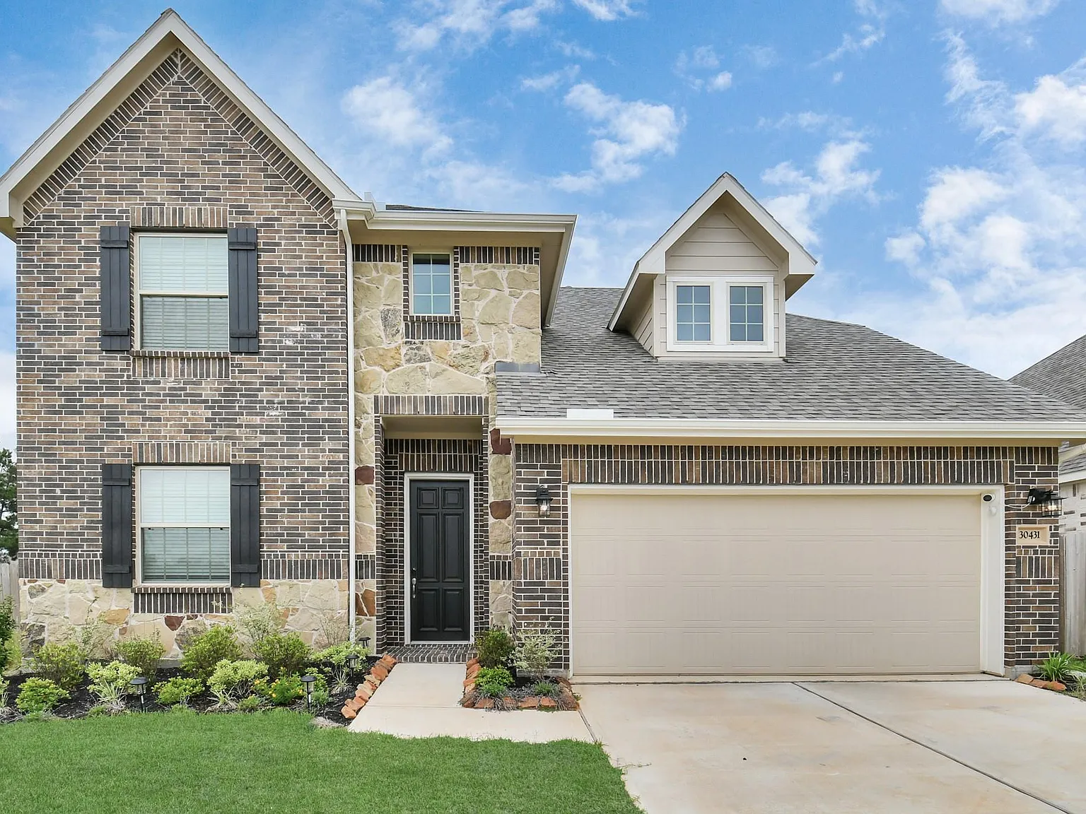 5 bed, 3.5 bath, 2974 sqft, $2,850 — Photo 3