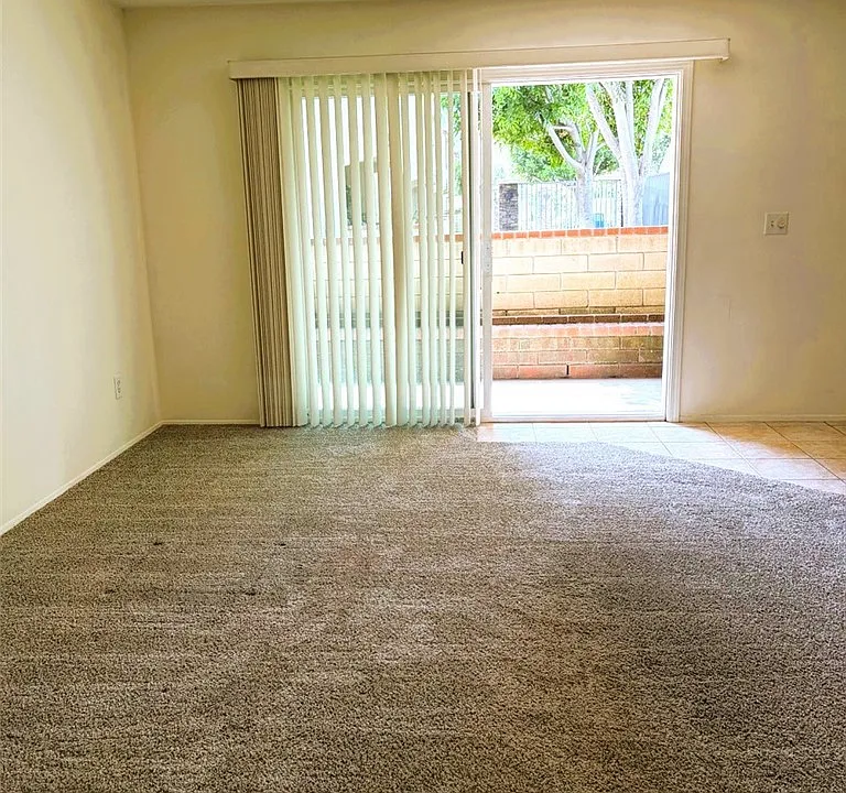 700 W La Veta Ave