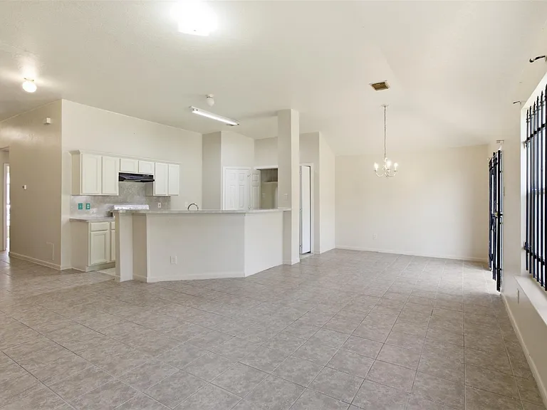 15738 Boonridge Rd — Photo 11
