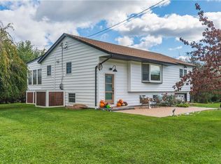 16 Sulky Dr, Newburgh, NY 12550