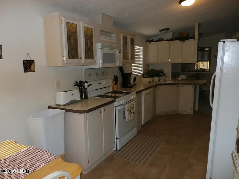 2560 James Dr — Photo 12