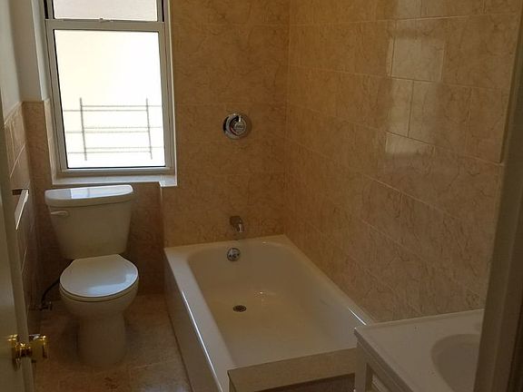 5th image of 1043 50th St APT 5
