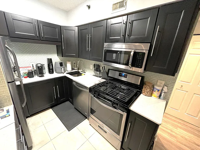 4801 Fairmont Ave #611 — Photo 7