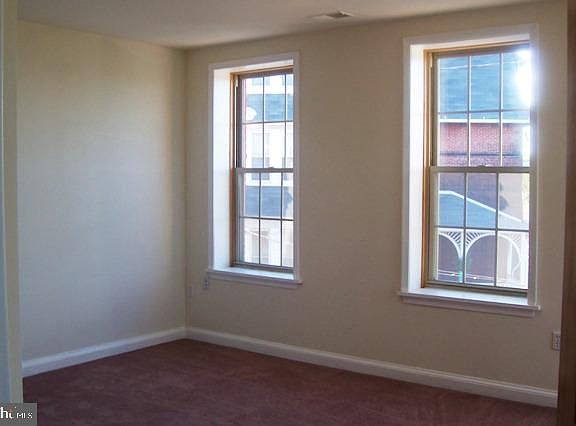 4th image of 3100 Mount Vernon St #2