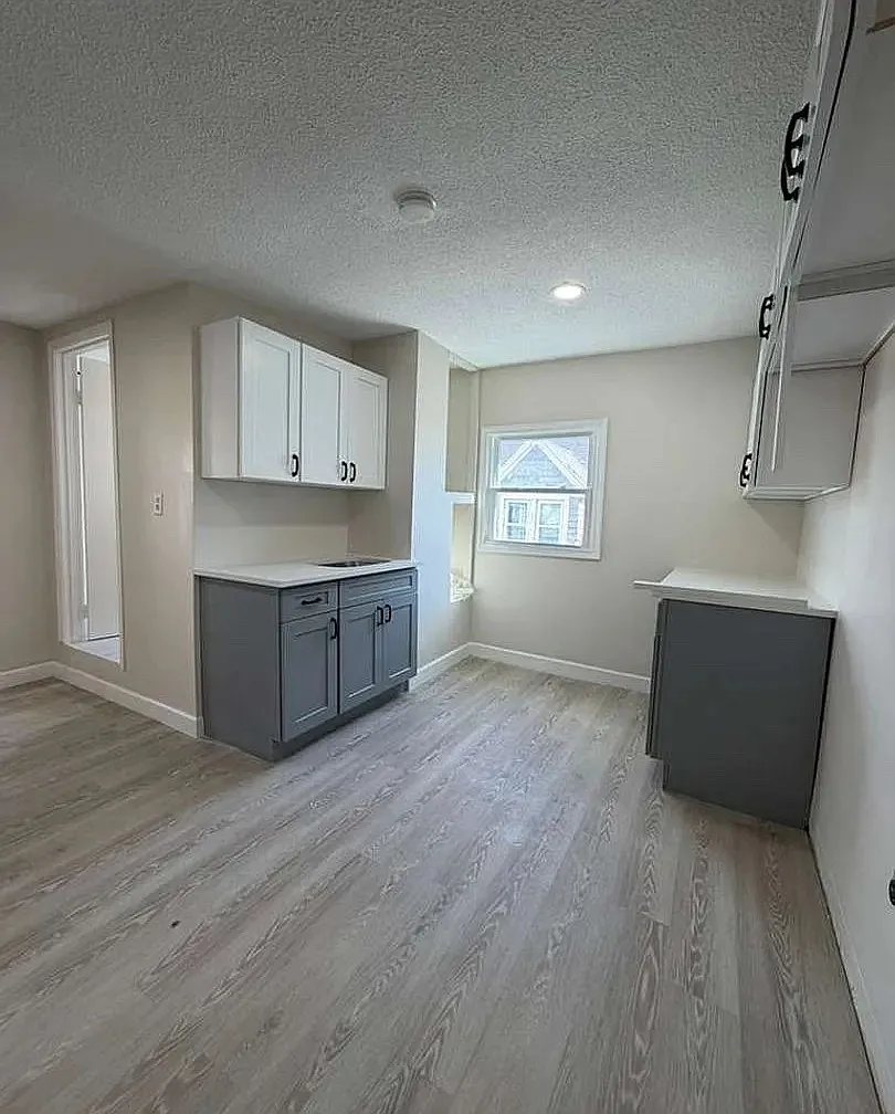 2 bed, 1000 sqft, $1,275 — Photo 1