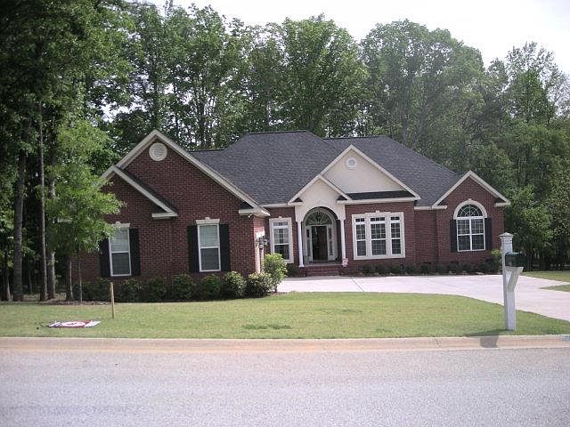 1st image of 1450 Knob Hill Cir