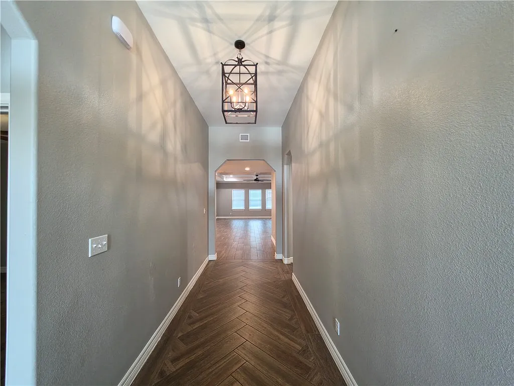 4 bed, 3.0 bath, 2332 sqft, $3,500 — Photo 4
